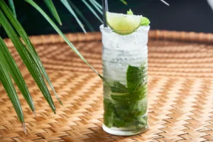 Mojito: Od gusarskog leka do svetskog koktelskog klasika